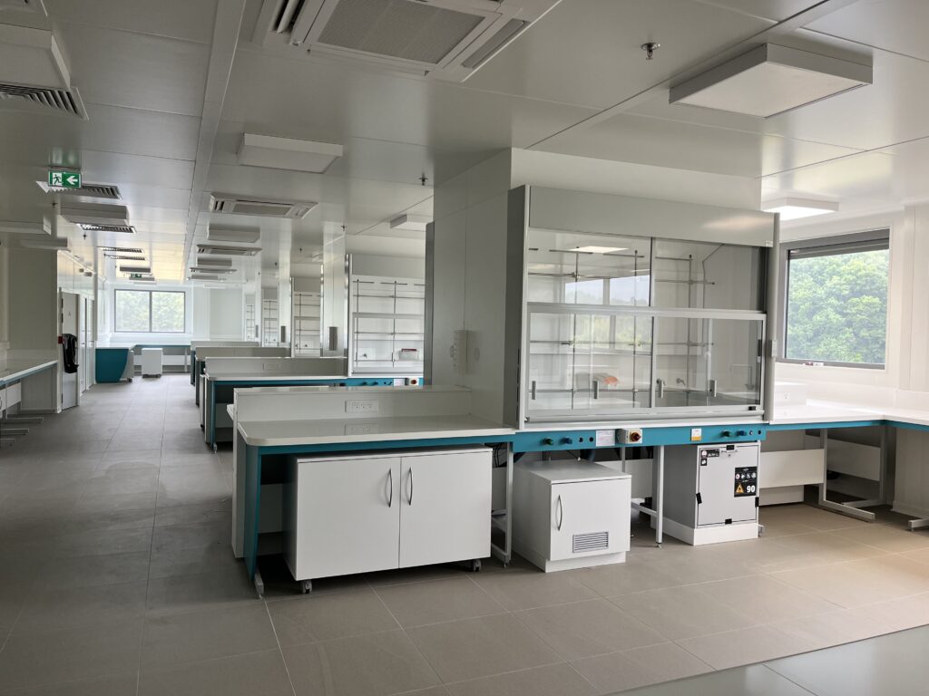 Construction laboratoires à Ciron